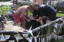Koninginnedag 2004 - Waterzeskamp
