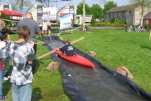 Koninginnedag 2004 - Waterzeskamp (3)