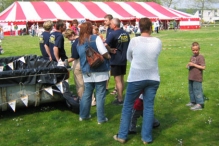 Koninginnedag 2004 - Waterzeskamp (2)