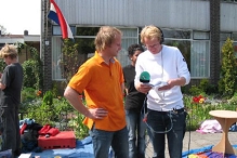 Koninginnedag 2004 - Optocht en Vlaghijsen