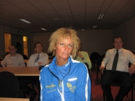 Ria Buiten ontvangt cheque van Boni en Schaap