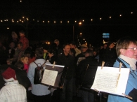 Kerstavond 2005 - Zingen bij de toren