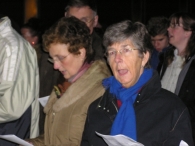 Kerstavond 2005 - Zingen bij de toren