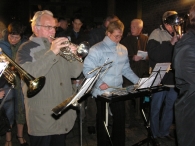 Kerstavond 2005 - Zingen bij de toren