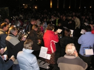 Kerstavond 2005 - Zingen bij de toren