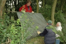 Vrijwilligers werken op 't eiland