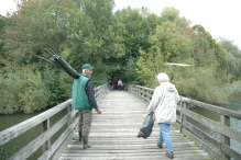 Vrijwilligers werken op 't eiland
