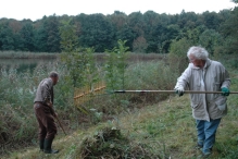 Vrijwilligers werken op 't eiland