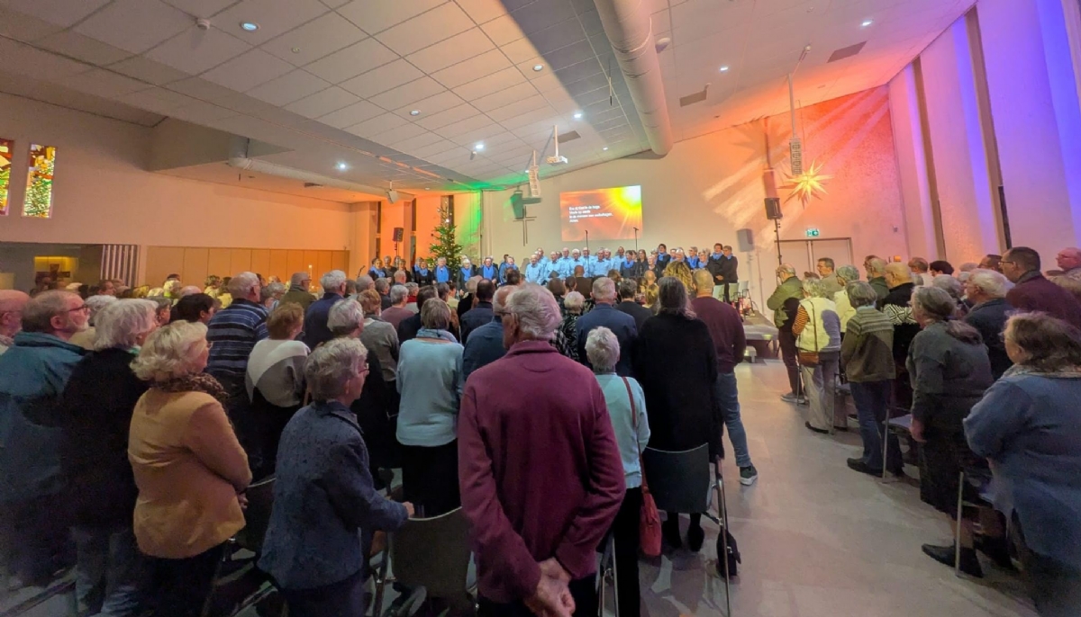 Volkskerstzang in Biddinghuizen: 