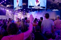 Verlenging contract Pinksterconferentie Opwekking bij Walibi Holland