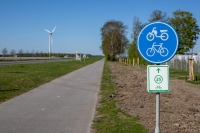 4.239 handtekeningen voor behoud fietspaden in Flevoland