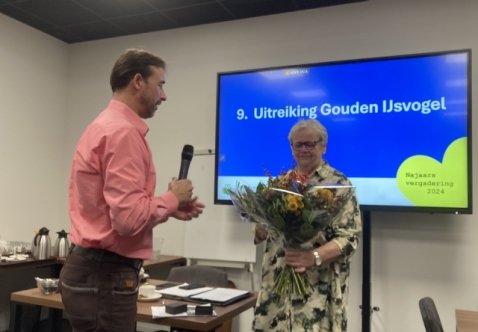 Denk mee: wie verdient de Gouden IJsvogel?