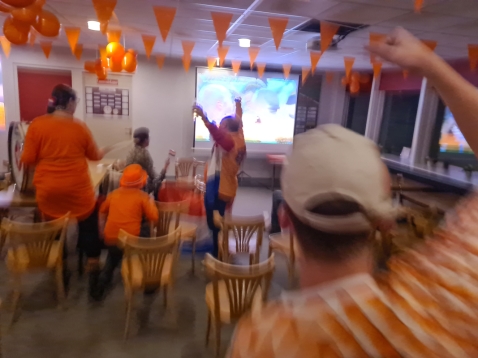 Ontlading bij voetbalsupporters na winst Oranje