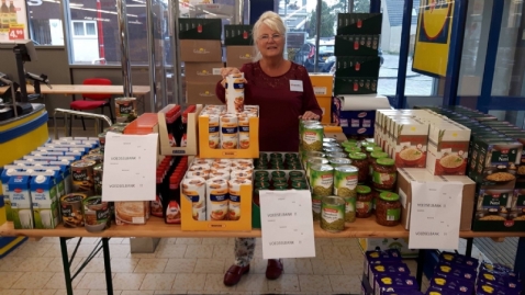 Voedselbank haalt 1568 producten op bij Lidl