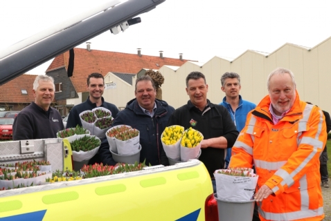 Tulpentelers steken zorg hart onder de riem