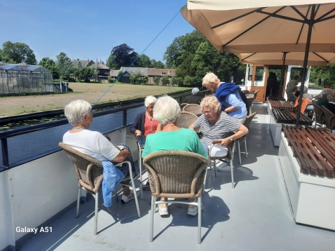Geslaagd uitje over de Vecht met De Zonnebloem Biddinghuizen