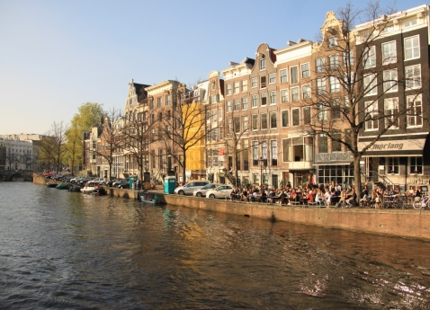 Amsterdamse grachten: een reis door cultuur en charme