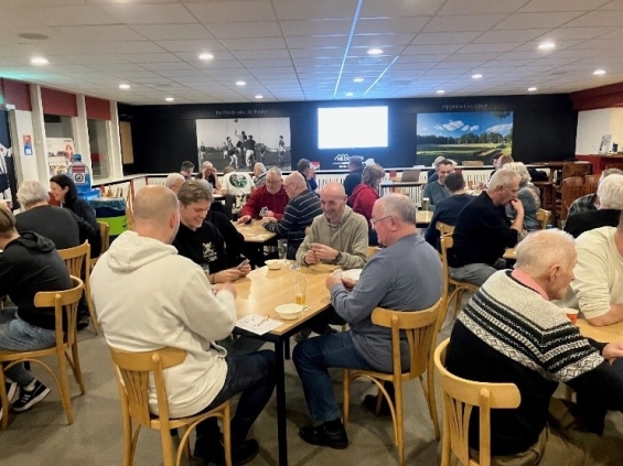 Janet Israël wint klaverjasavond BAS Voetbal Janet Israël wint klaverjasavond BAS Voetbal