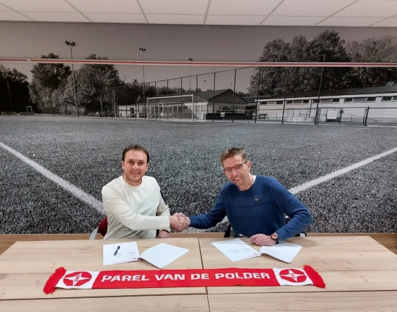 Interim-trainer Ramazan Pinarbasi tekent contract bij BAS Voetbal