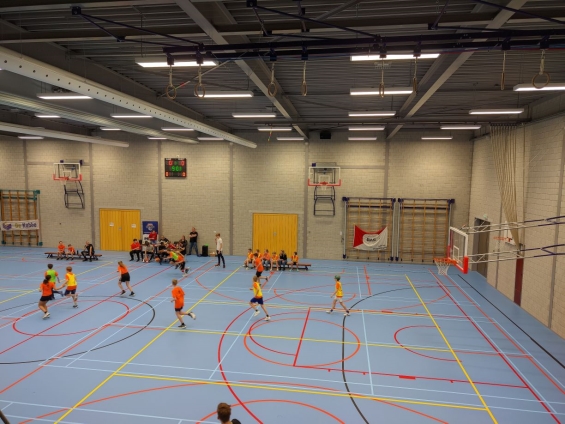 Succesvol De Kubbe scholen basketbaltoernooi Succesvol De Kubbe scholen basketbaltoernooi