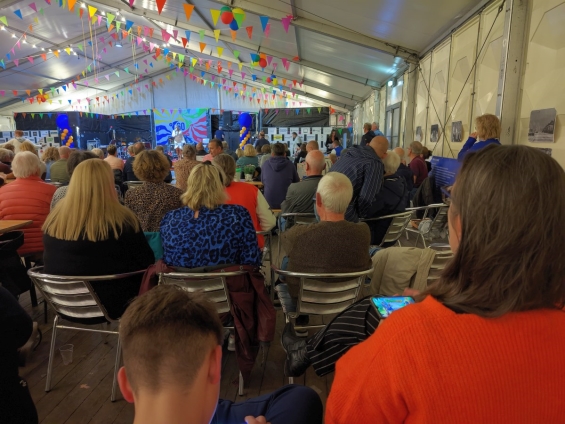 Mooi Wark treedt op tijdens Opdreef-festival Mooi Wark treedt op tijdens Opdreef-festival