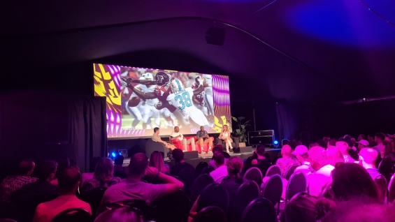 Lowlands 2025 presenteert theater- en dansprogramma