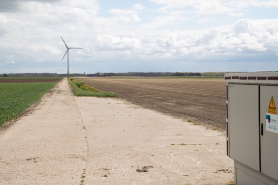 Demontage en afvoer windturbines Oldebroekertocht in volle gang Demontage en afvoer windturbines Oldebroekertocht in volle gang