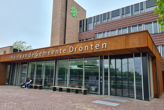 Oud-burgemeester Kees Dekker (87) overleden Oud-burgemeester Kees Dekker (87) overleden