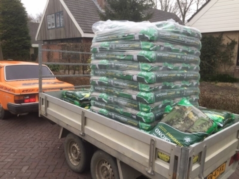 Succesvolle potgrondverkoop door Maris Sonores Succesvolle potgrondverkoop door Maris Sonores