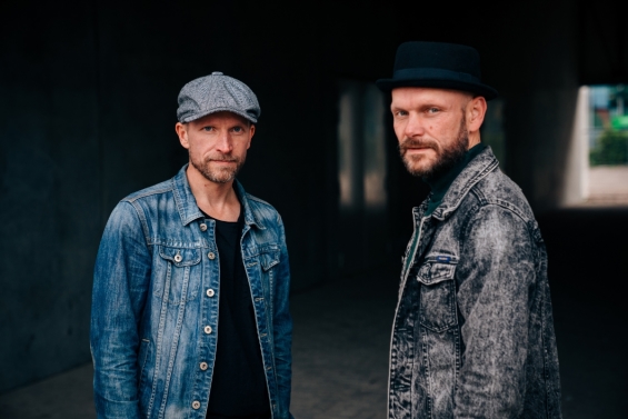 Zoetwater treedt op tijdens Pinguin Radio Showcases