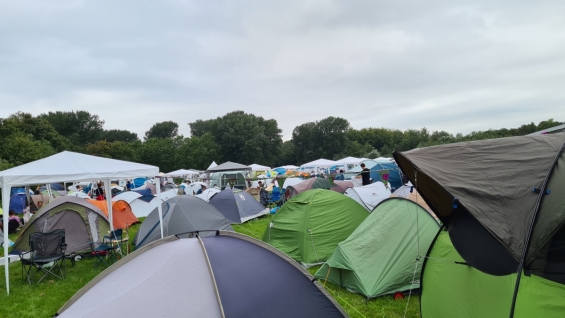 Lowlands 2023 van start: Sfeer al meteen te voelen Lowlands 2023 van start: Sfeer al meteen te voelen