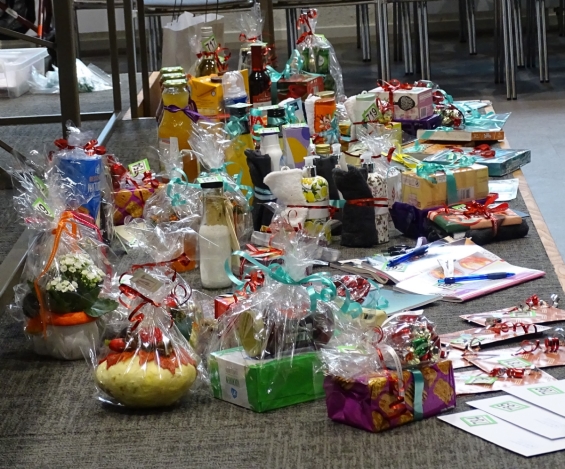 Geslaagde Bingo-middag bij de Zonnebloem Biddinghuizen Geslaagde Bingo-middag bij de Zonnebloem Biddinghuizen