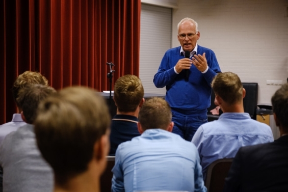 Landbouwminister Piet Adema (ChristenUnie) op bezoek in Biddinghuizen Landbouwminister Piet Adema (ChristenUnie) op bezoek in Biddinghuizen