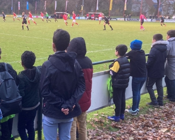 Jeugd Noodopvang AZC Walibi op bezoek bij BAS Voetbal Jeugd Noodopvang AZC Walibi op bezoek bij BAS Voetbal