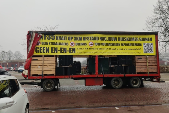 'Straaljagerpiloten vermijden bebouwde kom' 'Straaljagerpiloten vermijden bebouwde kom'