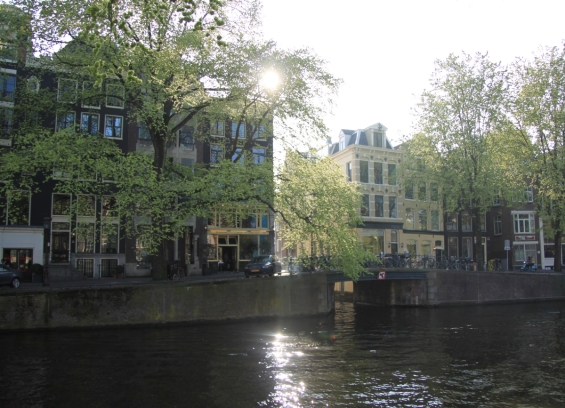 Weekendje Amsterdam of Rotterdam? Deze tips maken het relaxter én leuker