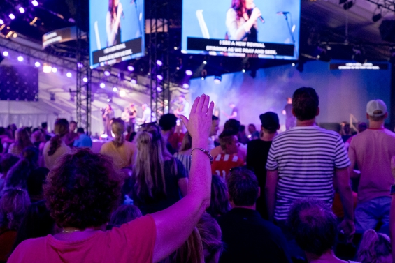 Verlenging contract Pinksterconferentie Opwekking bij Walibi Holland Verlenging contract Pinksterconferentie Opwekking bij Walibi Holland